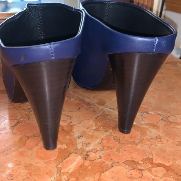 Vince. Sample Navy Leather high heel Booties 6 - Picture 4 of 9